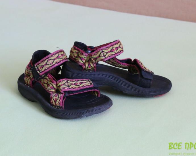 Босоніжки Teva