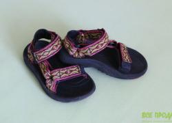 Босоніжки Teva