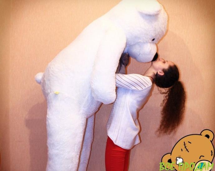 Большие плюшевые ведмеди