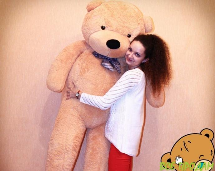 Большие плюшевые ведмеди