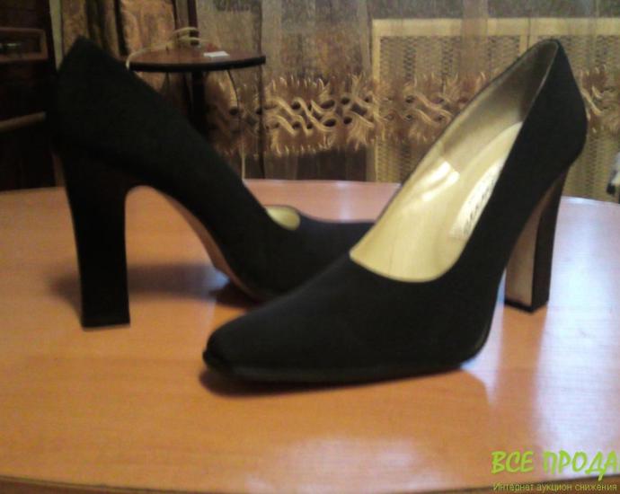 Туфли новые 38,5 размер. Италия