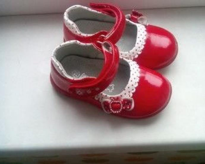 Туфельки для девочки