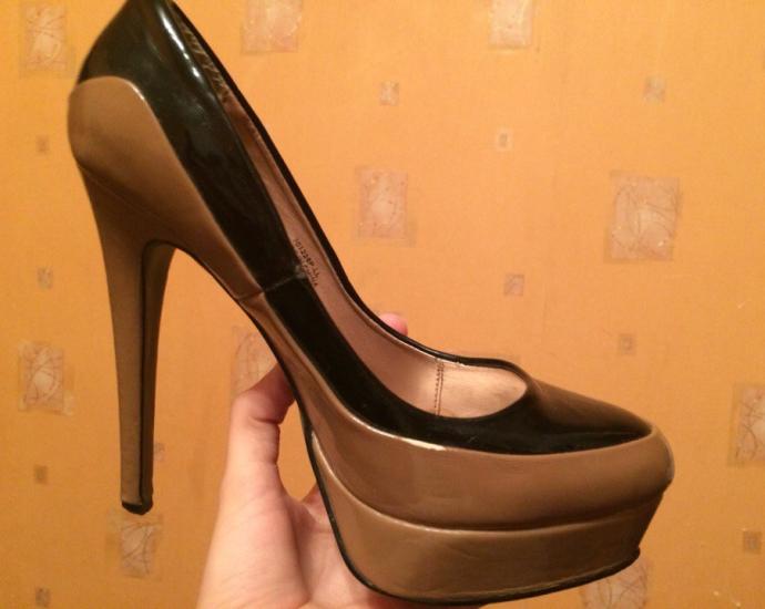 Туфли на каблуках
