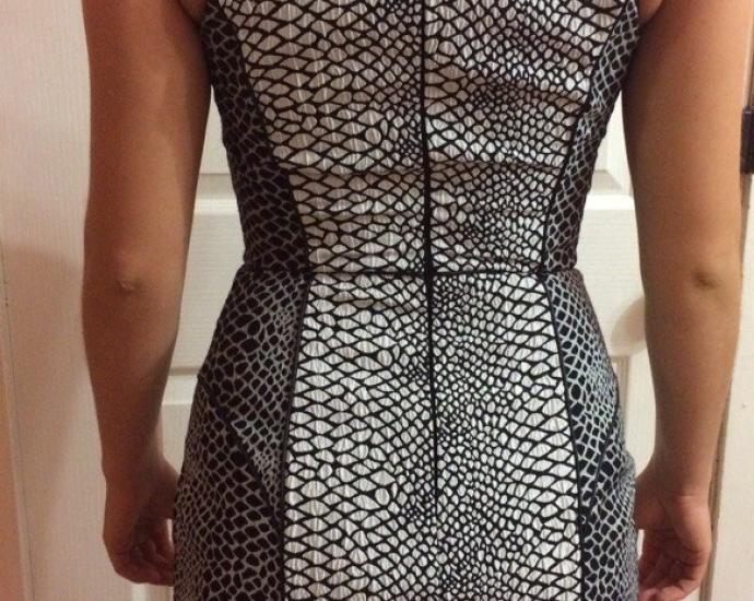 Платье черно-белое