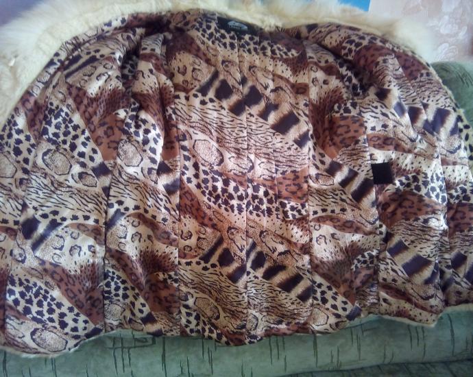 Полушубок бежевого цвета