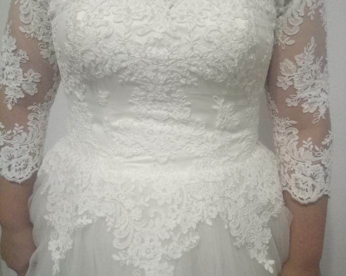Нежное свадебное（кружевное）платье из салона Laura style