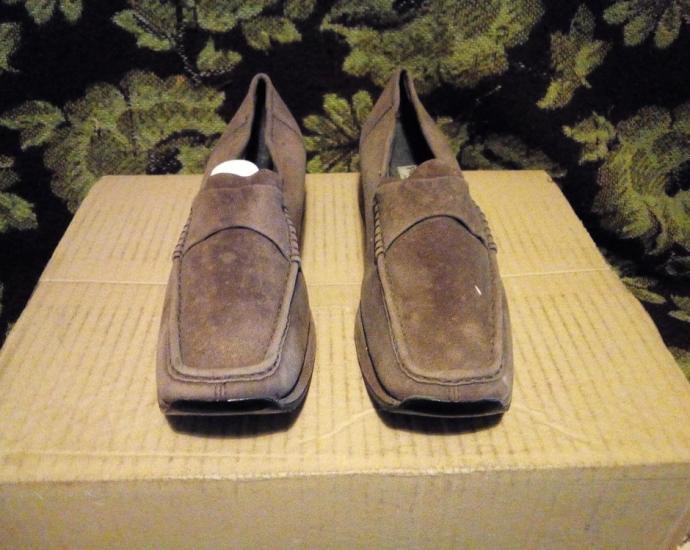 Кожаные туфли.в хорошем состоянии.размер 39.стелька 25 см.