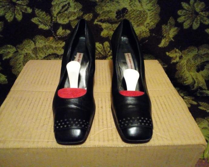 Кожаные женские туфли.в хорошем состоянии.размер 41.стелька 26,5 см.