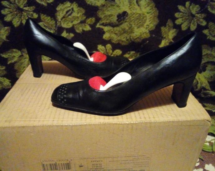 Кожаные женские туфли.в хорошем состоянии.размер 41.стелька 26,5 см.