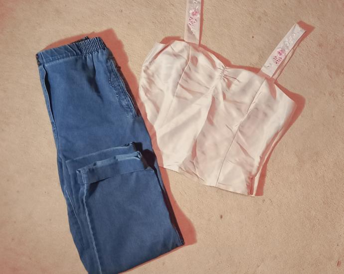 Джинсы и короткий топ