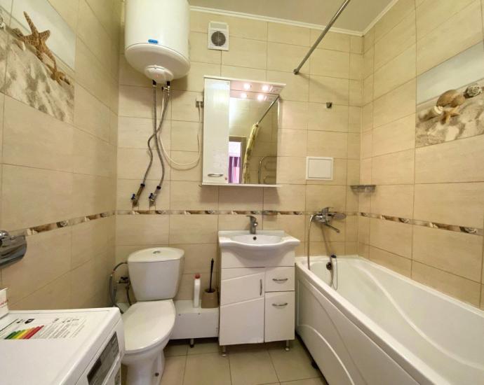 Сдам 2х кiмн кв-ру в центрi по вул.Шевченко 6800грн/міс