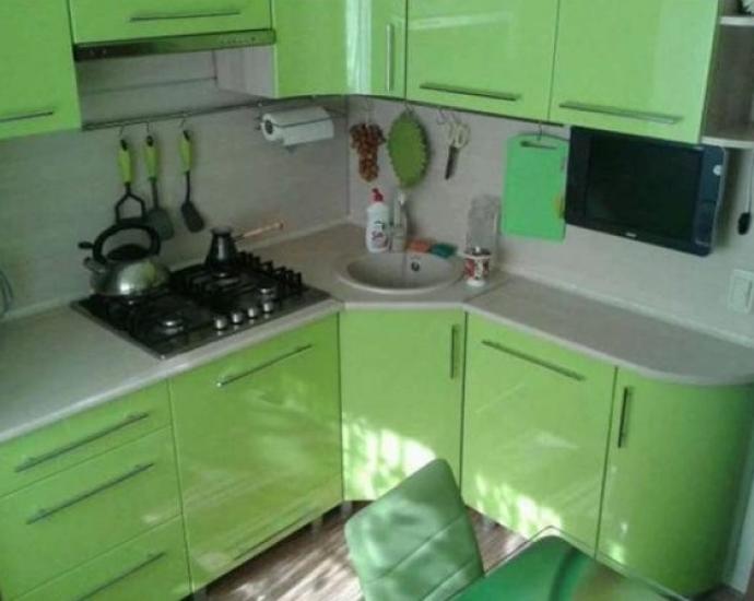 Сдам 2-х кiмн. кв-ру в центрi по вул. Першотравнева 5800грн/міс