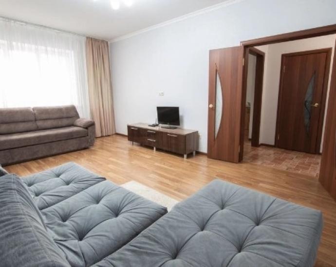 Сдам 2-х кiмн. кв-ру в центрi по вул. Гоголя 4800 грн/міс