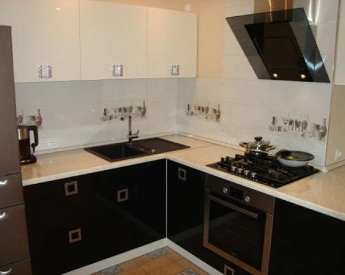 Сдам 2-х кiмн. кв-ру в центрi по вул. Гоголя 4800 грн/міс