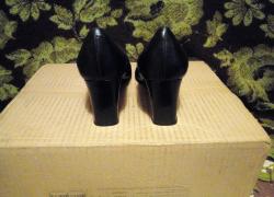 Кожаные женские туфли.в хорошем состоянии.размер 41.стелька 26,5 см.